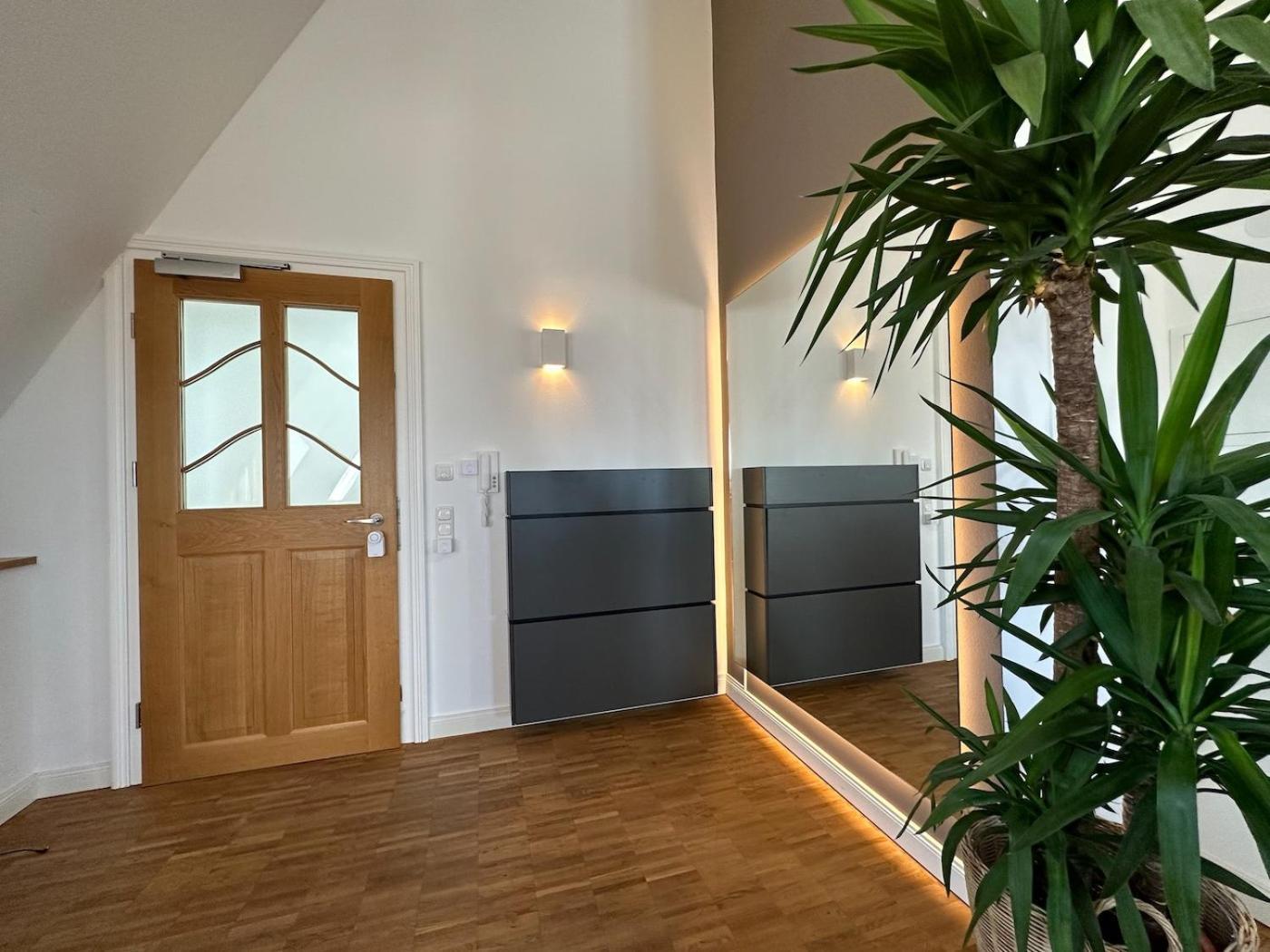 Апартаменти Truly - Viel Platz Fuer Business & Familie - Modern, Garage, Fahrstuhl Аугсбург Екстер'єр фото